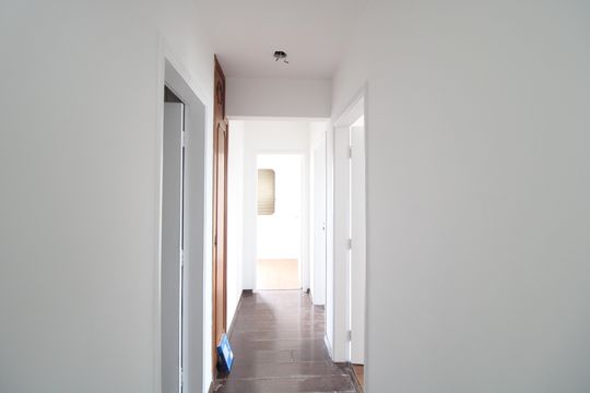 Corredor de apartamento para alugar com 3 quartos, 85m² em Campininha, São Paulo