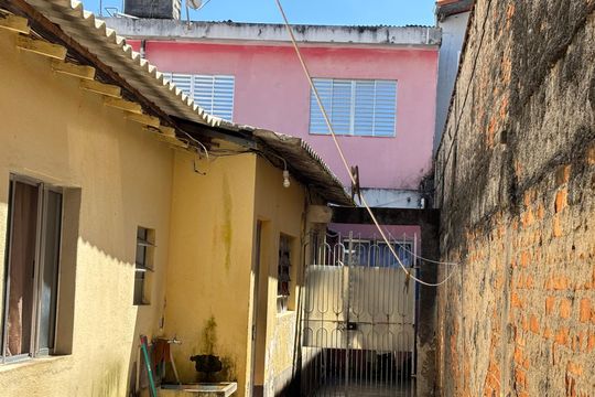 Casa à venda com 3 quartos, 180m² em Jardim Sabara, São Paulo