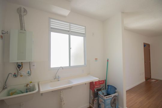 Cozinha e Área de Serviço de apartamento para alugar com 2 quartos, 48m² em Amendoeira, São Gonçalo