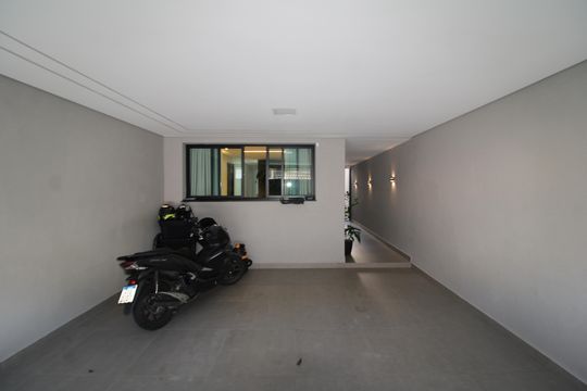 Garagem de casa à venda com 4 quartos, 220m² em Imirim, São Paulo