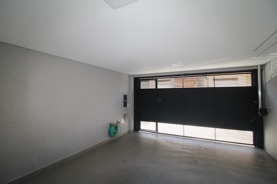 Garagem de casa à venda com 4 quartos, 220m² em Imirim, São Paulo