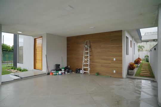 Garagem de casa de condomínio para alugar com 3 quartos, 360m² em Bosque Fundo, Maricá