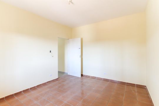 Quarto de casa para alugar com 1 quarto, 40m² em Vila Carmosina, São Paulo