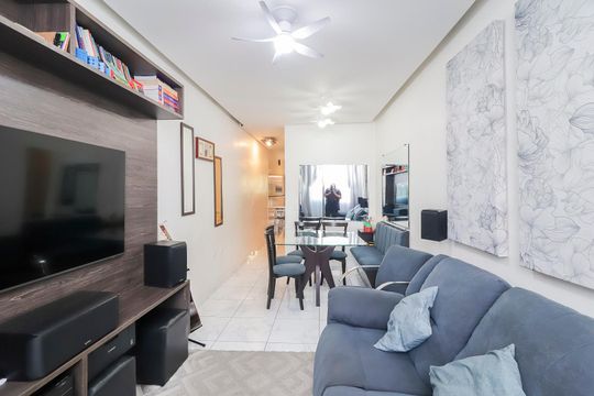 Sala de casa à venda com 2 quartos, 119m² em Vila Chuca, São Paulo