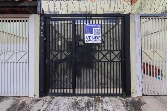 Fachada de casa à venda com 2 quartos, 119m² em Vila Chuca, São Paulo