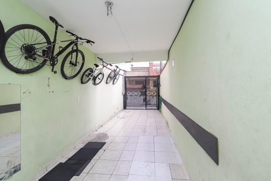 Garagem de casa à venda com 2 quartos, 119m² em Vila Chuca, São Paulo