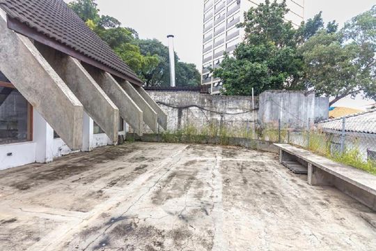 Casa à venda com 6 quartos, 400m² em Vila Lageado, São Paulo