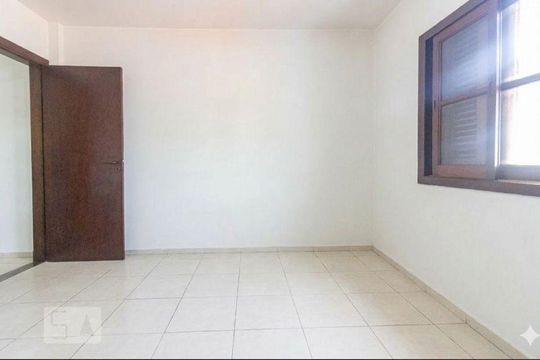 Casa à venda com 6 quartos, 400m² em Vila Lageado, São Paulo
