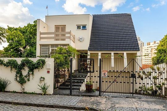 Casa à venda com 6 quartos, 400m² em Vila Lageado, São Paulo