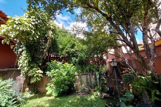 quintal de casa à venda com 5 quartos, 193m² em Jardim America, Belo Horizonte