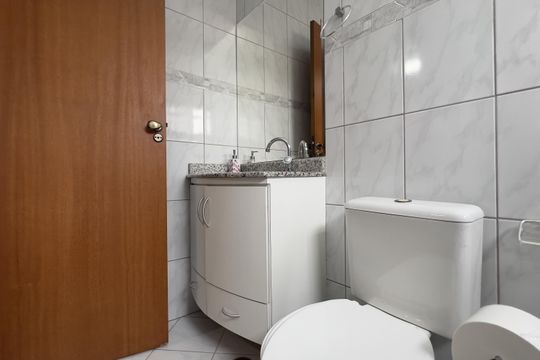 Banheiro da Suíte 2 de casa de condomínio à venda com 2 quartos, 165m² em Cidade Brasil, Guarulhos