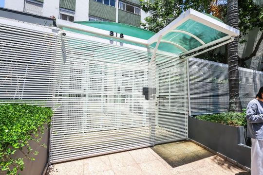 Fachada de apartamento à venda com 3 quartos, 83m² em Aclimação, São Paulo