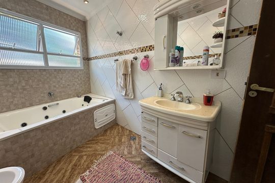 Banheiro da Suíte 3 de casa à venda com 3 quartos, 342m² em Jardim Paraiso, Barueri