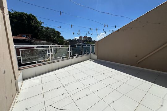 Varanda de casa à venda com 3 quartos, 342m² em Jardim Paraiso, Barueri