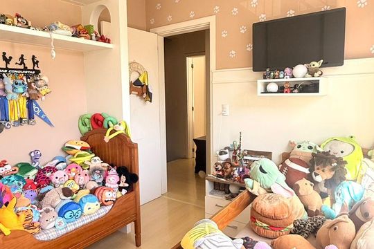 Quarto de casa de condomínio à venda com 4 quartos, 257m² em Guarujá, Porto Alegre