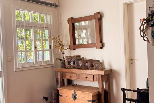 Sala de casa de condomínio à venda com 4 quartos, 257m² em Guarujá, Porto Alegre