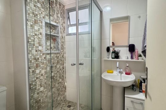 Banheiro de apartamento à venda com 3 quartos, 64m² em Jardim Myrian Moreira da Costa, Campinas