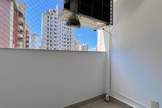 varanda de apartamento à venda com 3 quartos, 90m² em Funcionários, Belo Horizonte