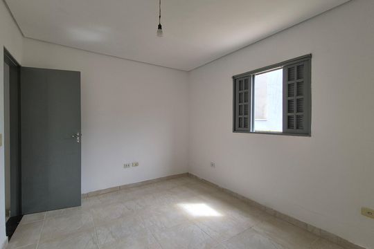 Casa à venda com 2 quartos, 59m² em Vila Cecilia Maria, Santo André