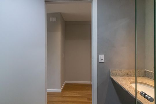 Banheiro Social de kitnet/studio à venda com 1 quarto, 24m² em Vila Olímpia, São Paulo