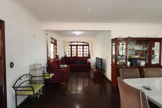 Sala de casa à venda com 6 quartos, 700m² em Eldorado, Diadema