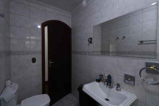 Banheiro Social de casa à venda com 6 quartos, 700m² em Eldorado, Diadema