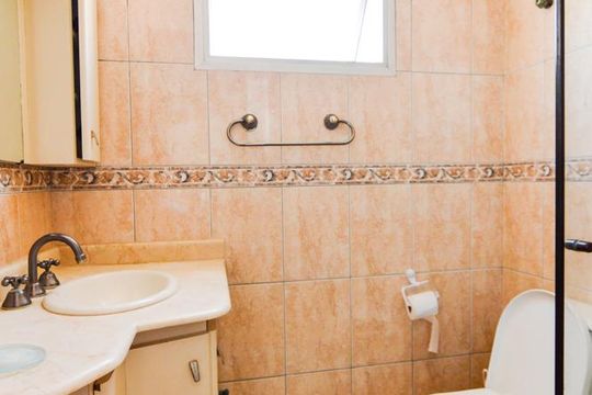 Banheiro de apartamento para alugar com 2 quartos, 75m² em Vila Zanardi, Guarulhos