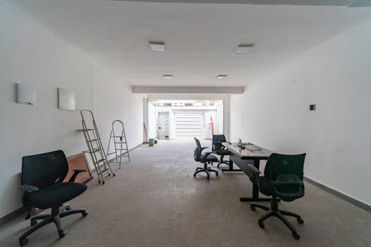 Garagem de casa à venda com 3 quartos, 150m² em Vila Pires, Santo André