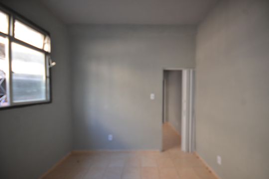 Sala de casa para alugar com 1 quarto, 53m² em Rocha Miranda, Rio de Janeiro