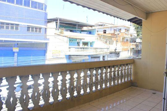 Varanda  de casa para alugar com 3 quartos, 189m² em Jardim Valeria, Guarulhos