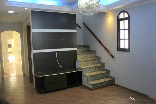 Casa para alugar com 3 quartos, 189m² em Jardim Valeria, Guarulhos