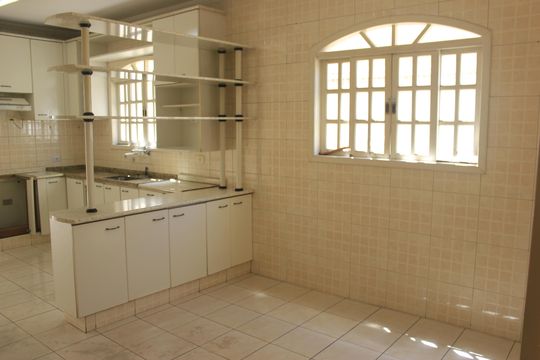 Cozinha  de casa para alugar com 3 quartos, 189m² em Jardim Valeria, Guarulhos