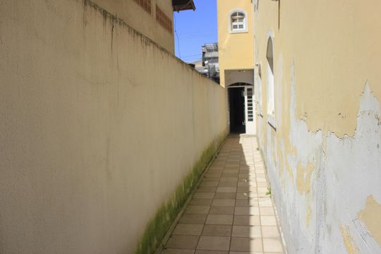 Quintal  de casa para alugar com 3 quartos, 189m² em Jardim Valeria, Guarulhos