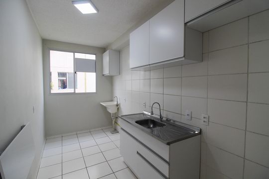 Cozinha de apartamento à venda com 2 quartos, 44m² em Parque Ipe, São Paulo