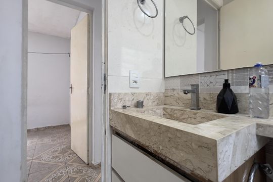 Banheiro de apartamento para alugar com 2 quartos, 45m² em Jardim Maria Dirce, Guarulhos