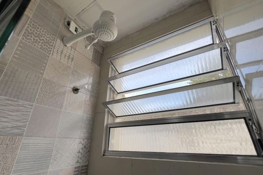Banheiro de apartamento para alugar com 2 quartos, 45m² em Jardim Maria Dirce, Guarulhos