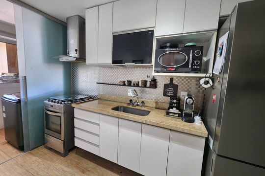 Cozinha de apartamento à venda com 2 quartos, 77m² em Barra da Tijuca, Rio de Janeiro