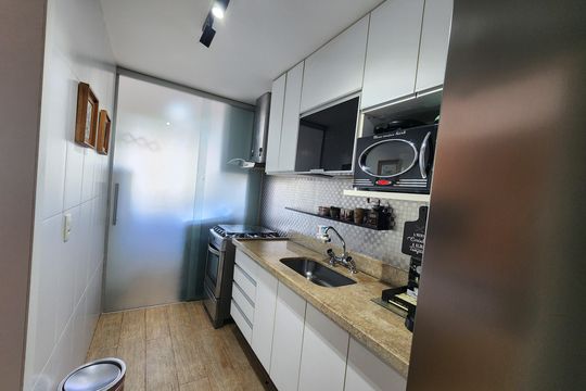 Cozinha de apartamento à venda com 2 quartos, 77m² em Barra da Tijuca, Rio de Janeiro