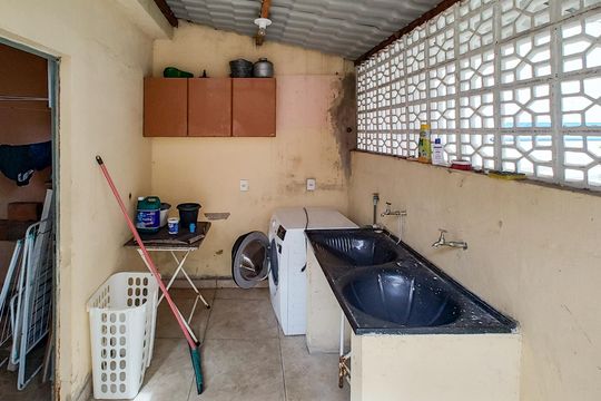 Casa para alugar com 3 quartos, 210m² em Minascaixa, Belo Horizonte