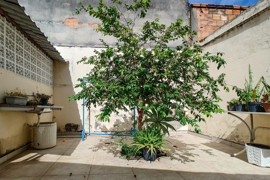 Casa para alugar com 3 quartos, 210m² em Minascaixa, Belo Horizonte