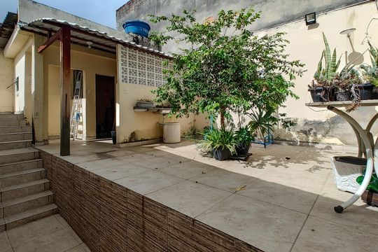 Casa para alugar com 3 quartos, 210m² em Minascaixa, Belo Horizonte