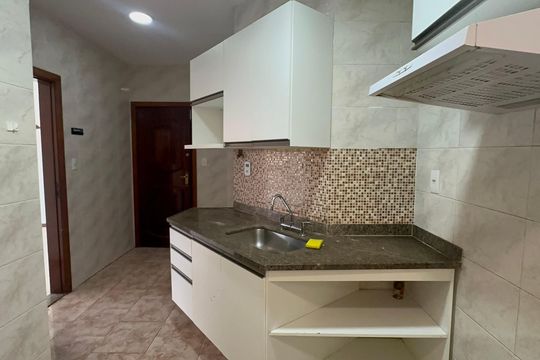 Cozinha de apartamento à venda com 3 quartos, 93m² em Recreio dos Bandeirantes, Rio de Janeiro