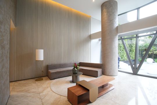Hall de apartamento para alugar com 2 quartos, 65m² em Indianópolis, São Paulo