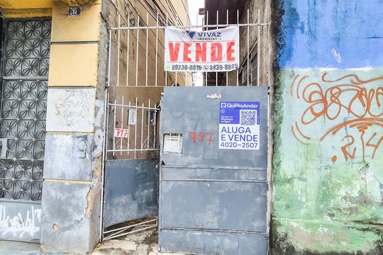 Entrada da Vila e Plaquinha  de casa à venda com 2 quartos, 80m² em Ramos, Rio de Janeiro