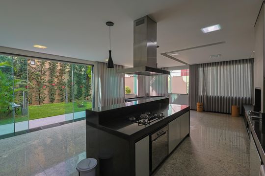 Casa para alugar com 4 quartos, 420m² em Castelo, Belo Horizonte