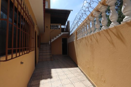 Quintal de casa à venda com 4 quartos, 245m² em Jardim Sapopemba, São Paulo