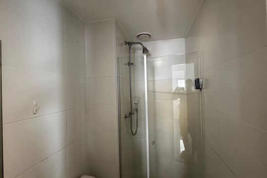 Banheiro de apartamento à venda com 2 quartos, 67m² em Vargem Pequena, Rio de Janeiro