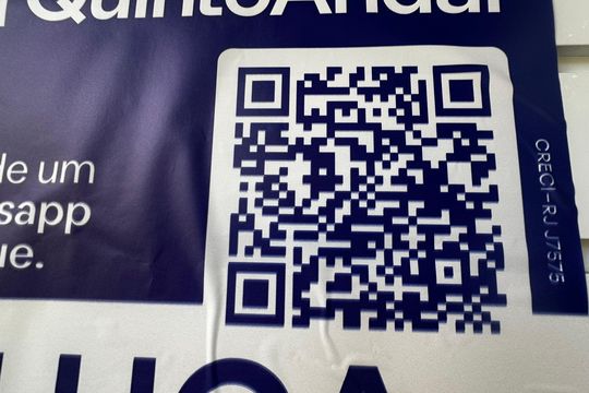 Placa TKCL-210 de casa de condomínio para alugar com 3 quartos, 160m² em Barra da Tijuca, Rio de Janeiro