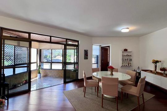 sala  de apartamento à venda com 4 quartos, 127m² em Funcionários, Belo Horizonte