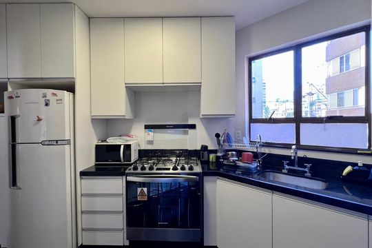 Cozinha de apartamento à venda com 4 quartos, 127m² em Funcionários, Belo Horizonte